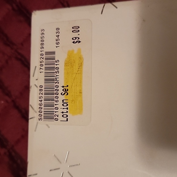 NWT Hand Cream Gift Set - Pink, Green, Purple, Red - Picture 2 of 2